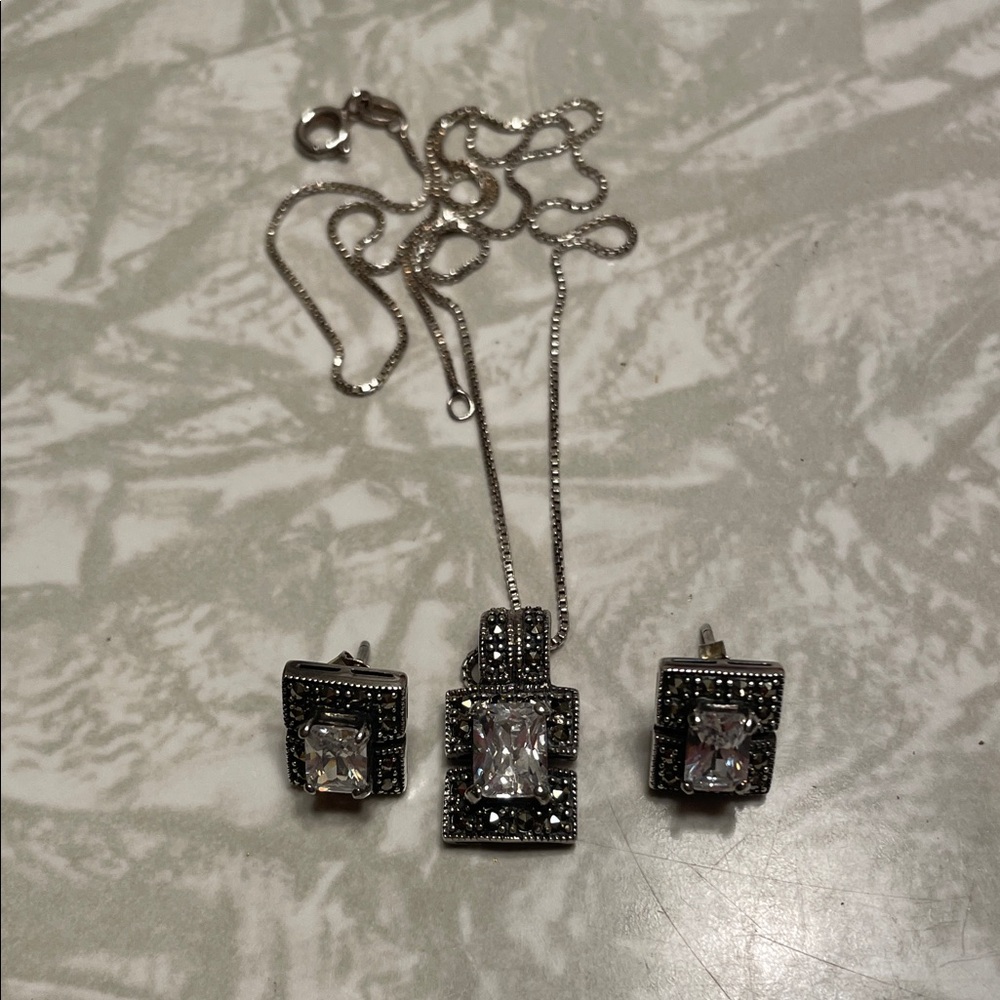 Silver-Tone Clear Crystal Pendant Necklace and Stud Earrings Set